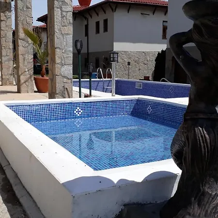 Lilla Koszarica